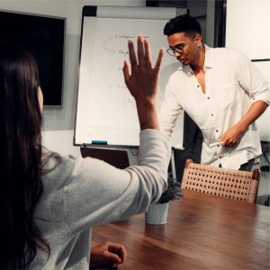 Apa Manfaat Menggunakan Ruang Meeting Room?